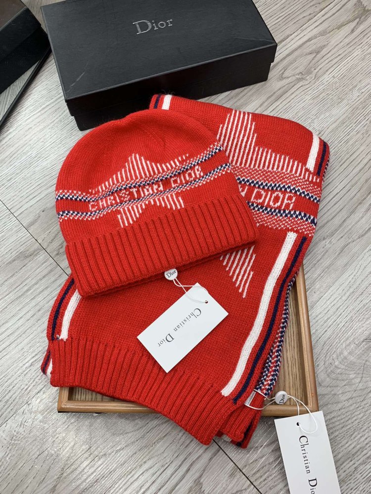 Комплект шерстяные шапка и шарф