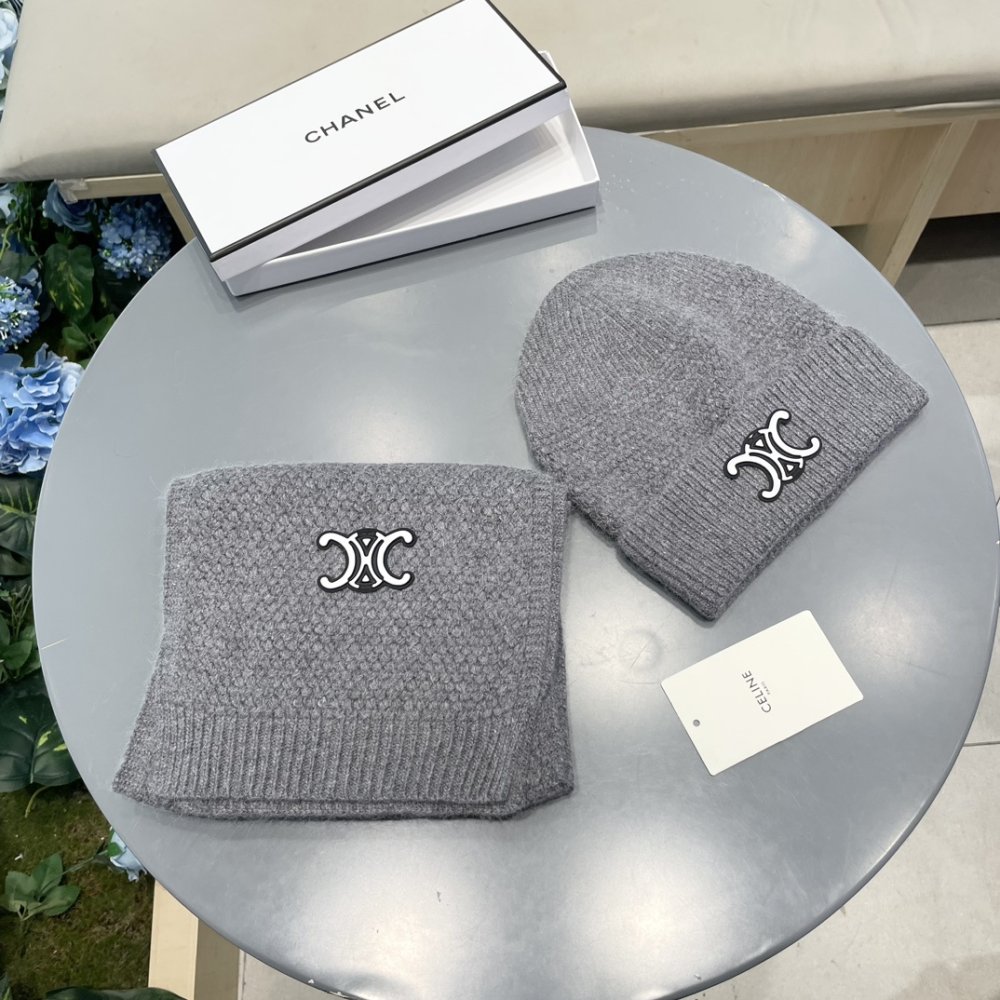 Комплект шерстяные шапка и шарф