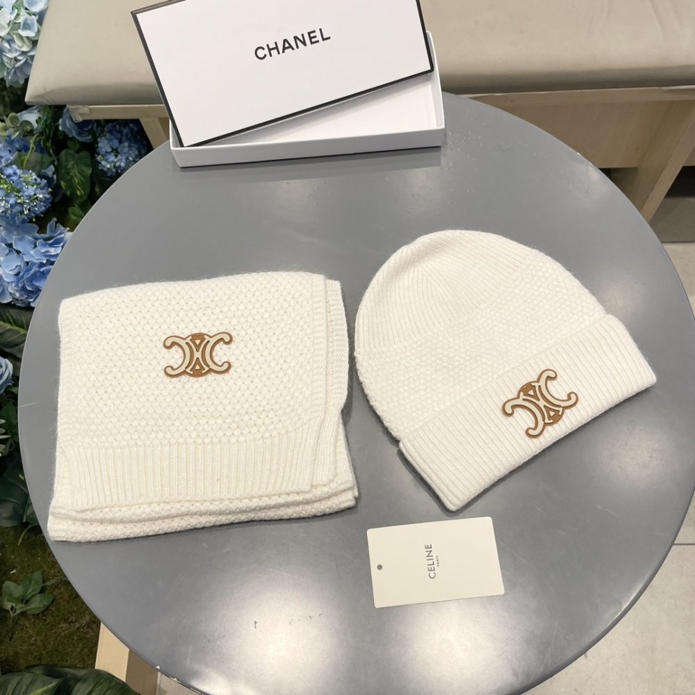 Комплект шерстяные шапка и шарф