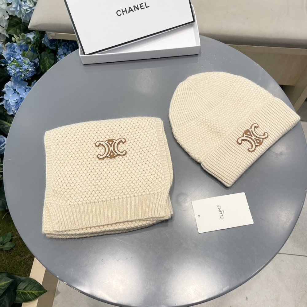 Комплект шерстяные шапка и шарф