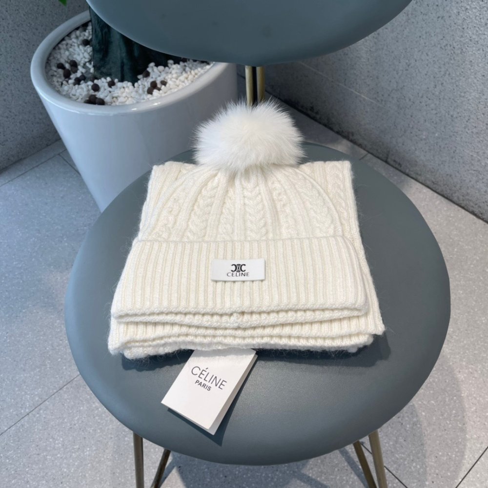 Комплект шерстяные шапка и шарф