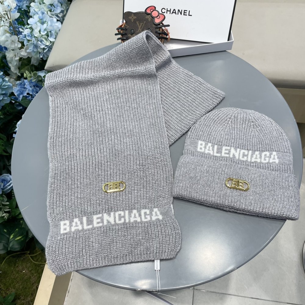 Комплект шерстяные шапка и шарф фото 2