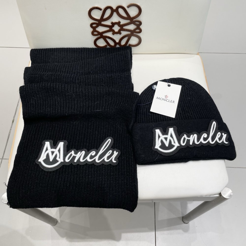 Комплект шерстяные шапка и шарф фото 2