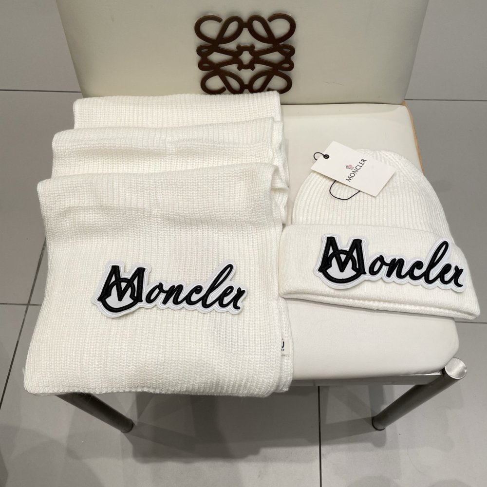 Комплект шерстяные шапка и шарф фото 2