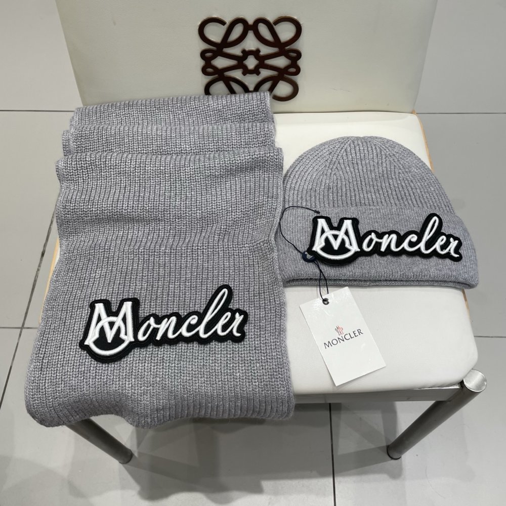 Комплект шерстяные шапка и шарф фото 2