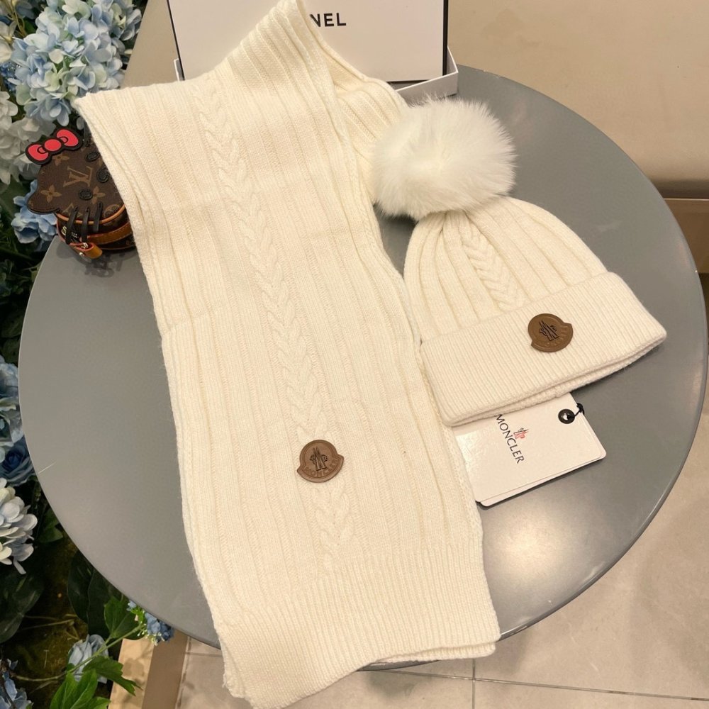 Комплект шерстяные шапка и шарф фото 2