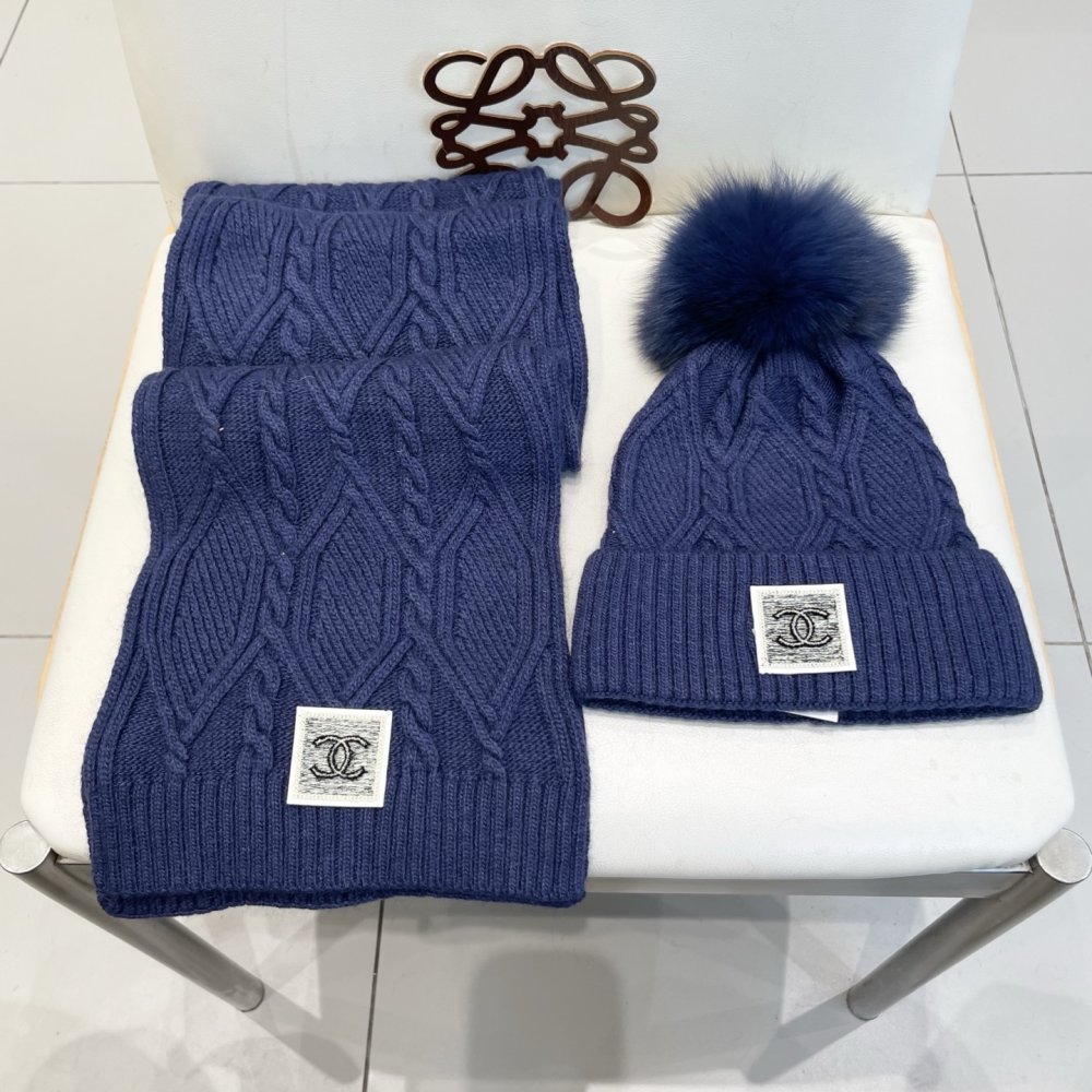 Комплект шерстяные шапка и шарф фото 2