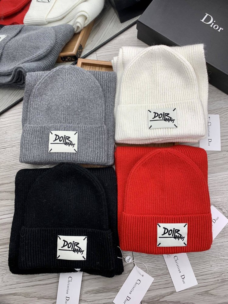 Комплект шерстяные шапка и шарф фото 2