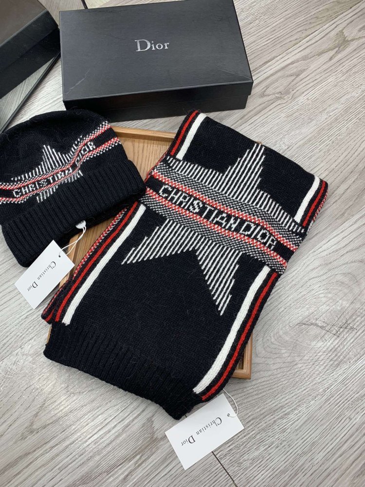 Комплект шерстяные шапка и шарф фото 2