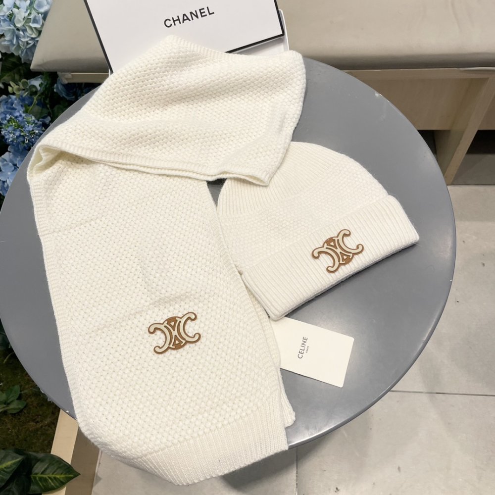 Комплект шерстяные шапка и шарф фото 2