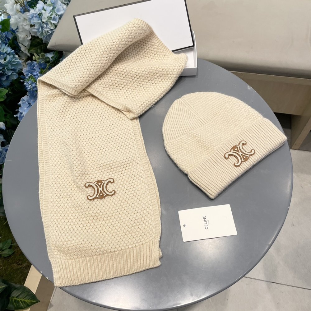 Комплект шерстяные шапка и шарф фото 2