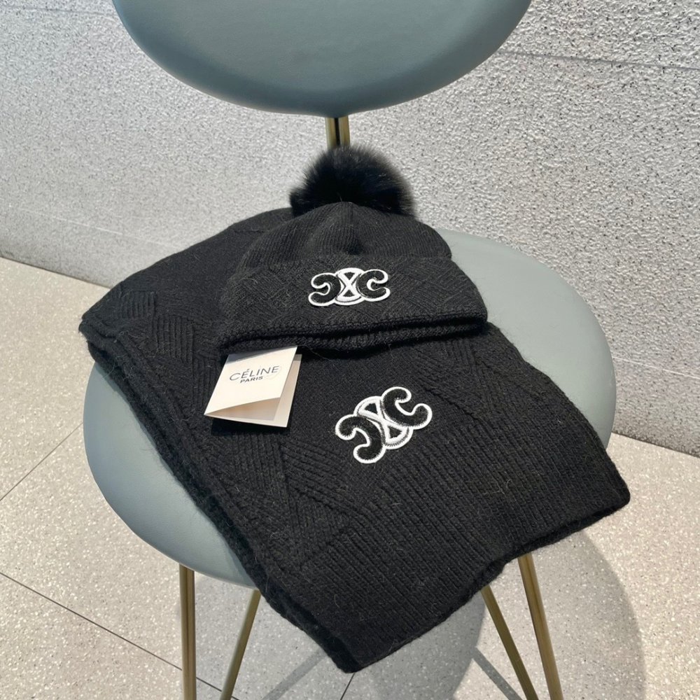 Комплект шерстяные шапка и шарф фото 2