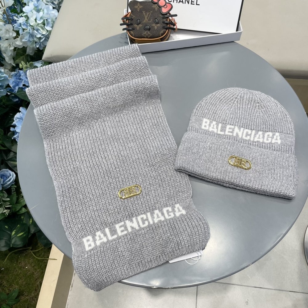 Комплект шерстяные шапка и шарф фото 3