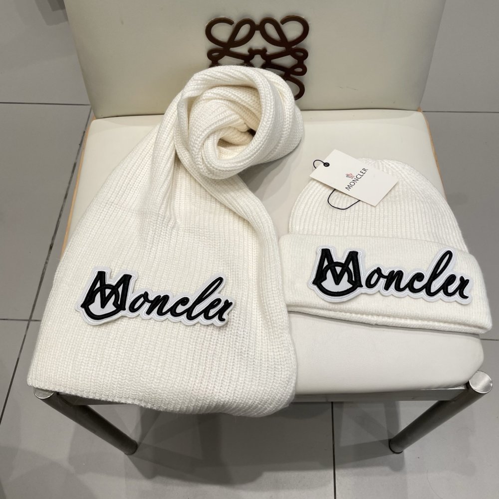 Комплект шерстяные шапка и шарф фото 3