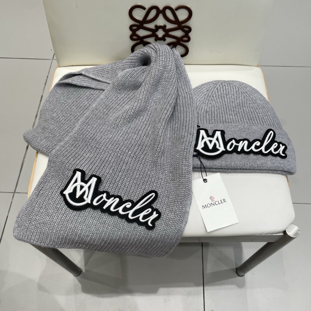 Комплект шерстяные шапка и шарф фото 3