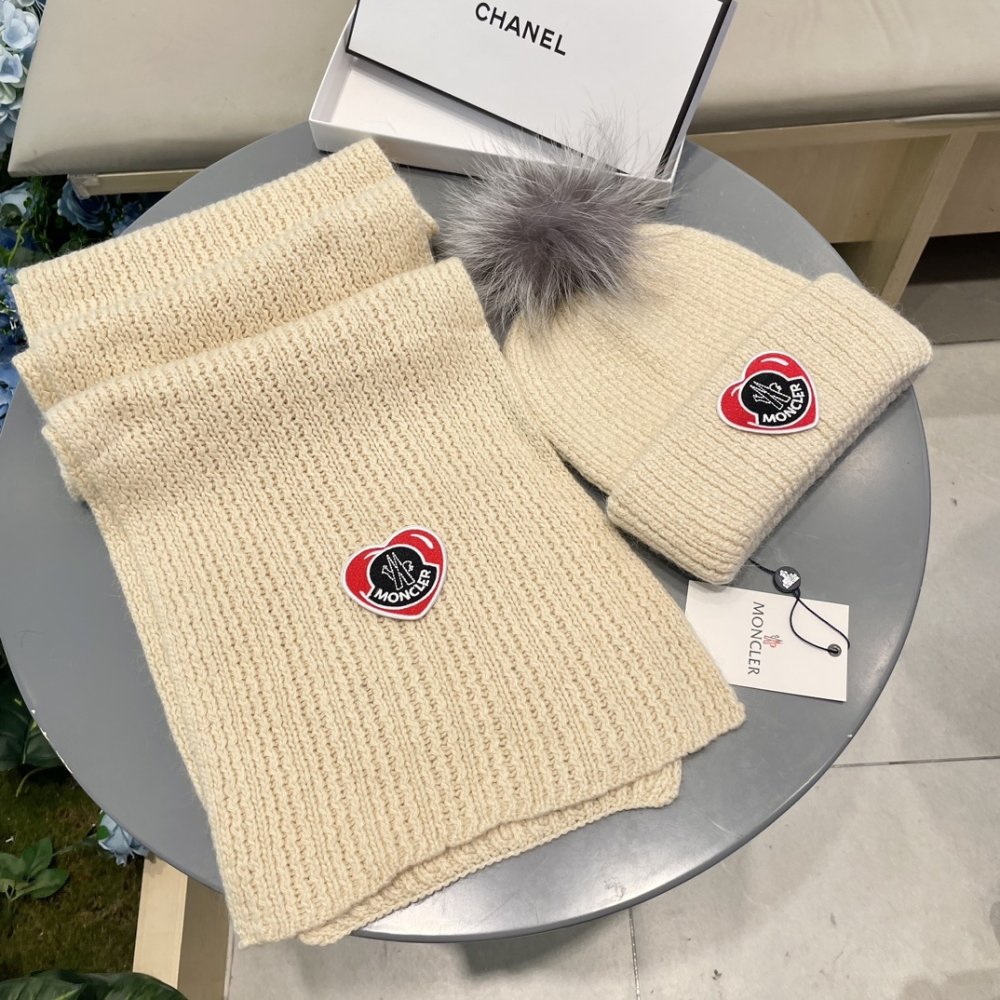 Комплект шерстяные шапка и шарф фото 3