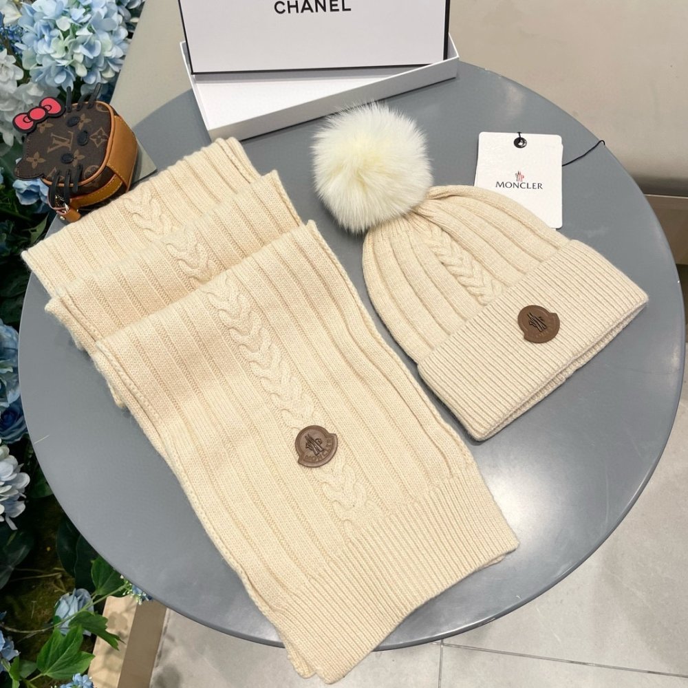 Комплект шерстяные шапка и шарф фото 3