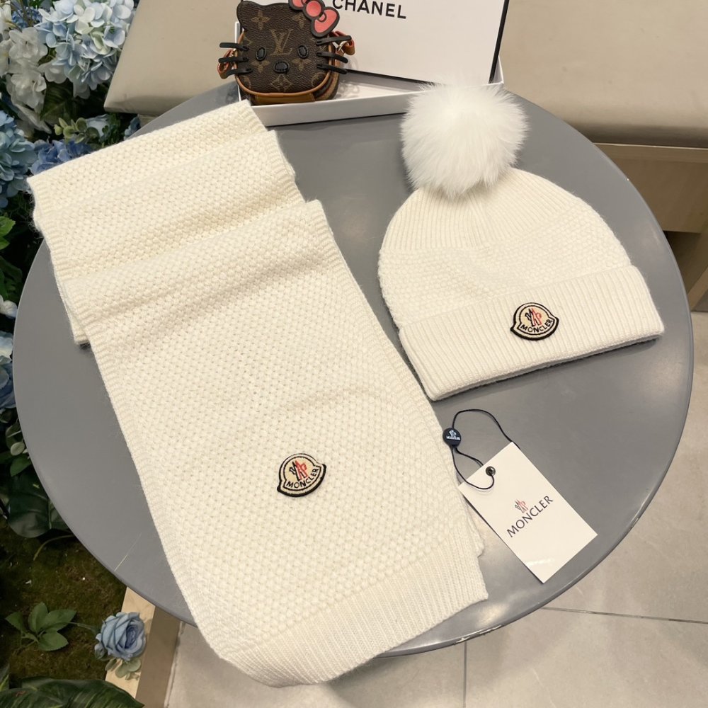 Комплект шерстяные шапка и шарф фото 3