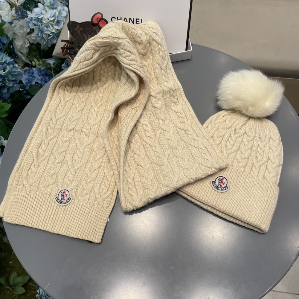 Комплект шерстяные шапка и шарф фото 3