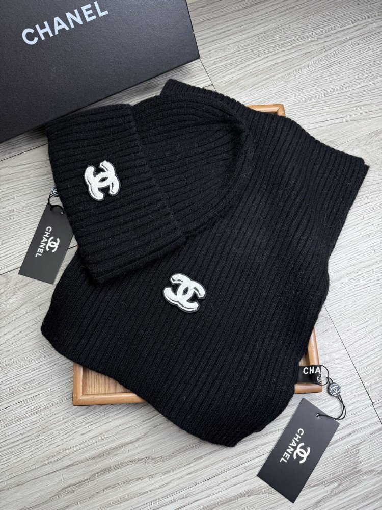 Комплект шерстяные шапка и шарф фото 3