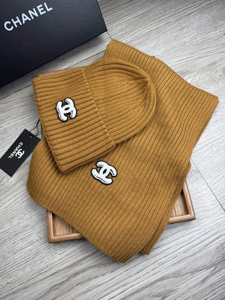 Комплект шерстяные шапка и шарф фото 3