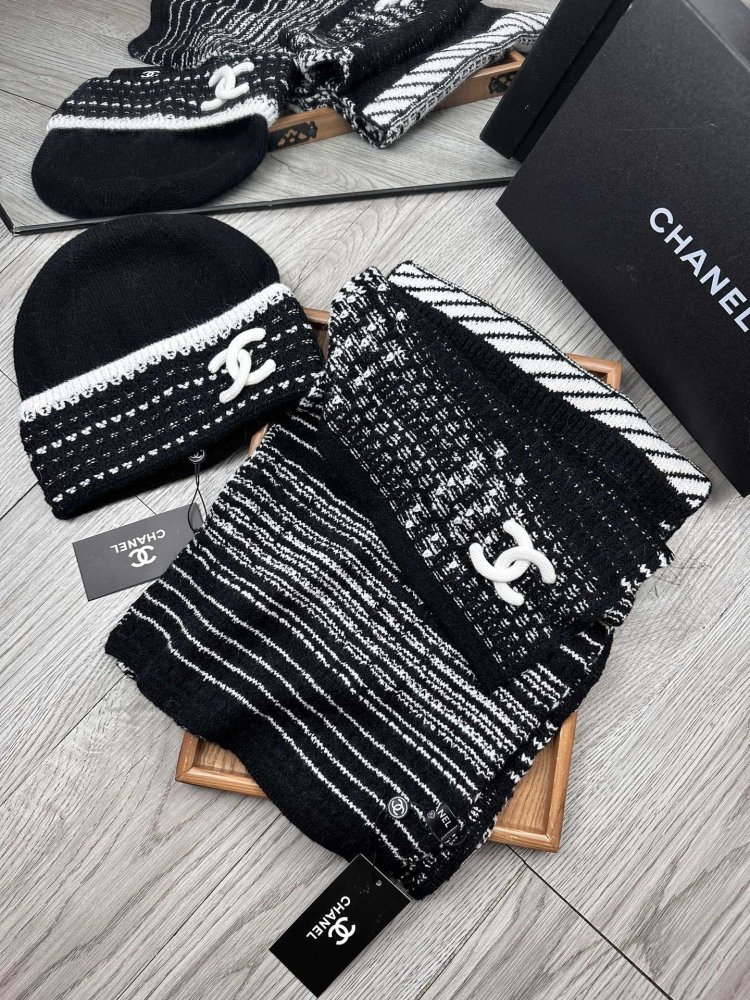 Комплект шерстяные шапка и шарф фото 3