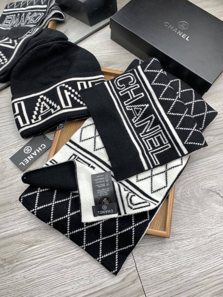 Комплект шерстяные шапка и шарф фото 3