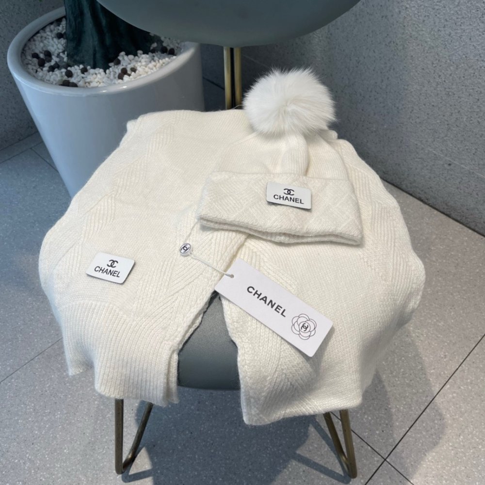 Комплект шерстяные шапка и шарф фото 3