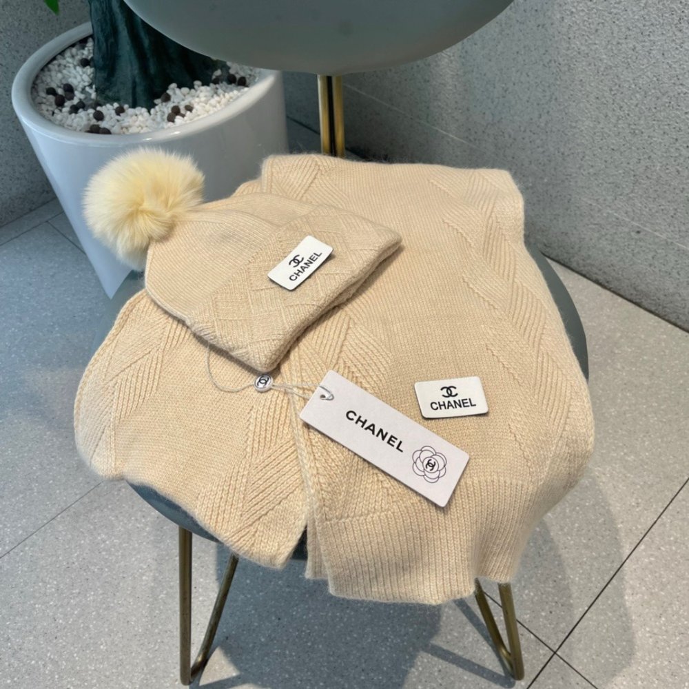 Комплект шерстяные шапка и шарф фото 3