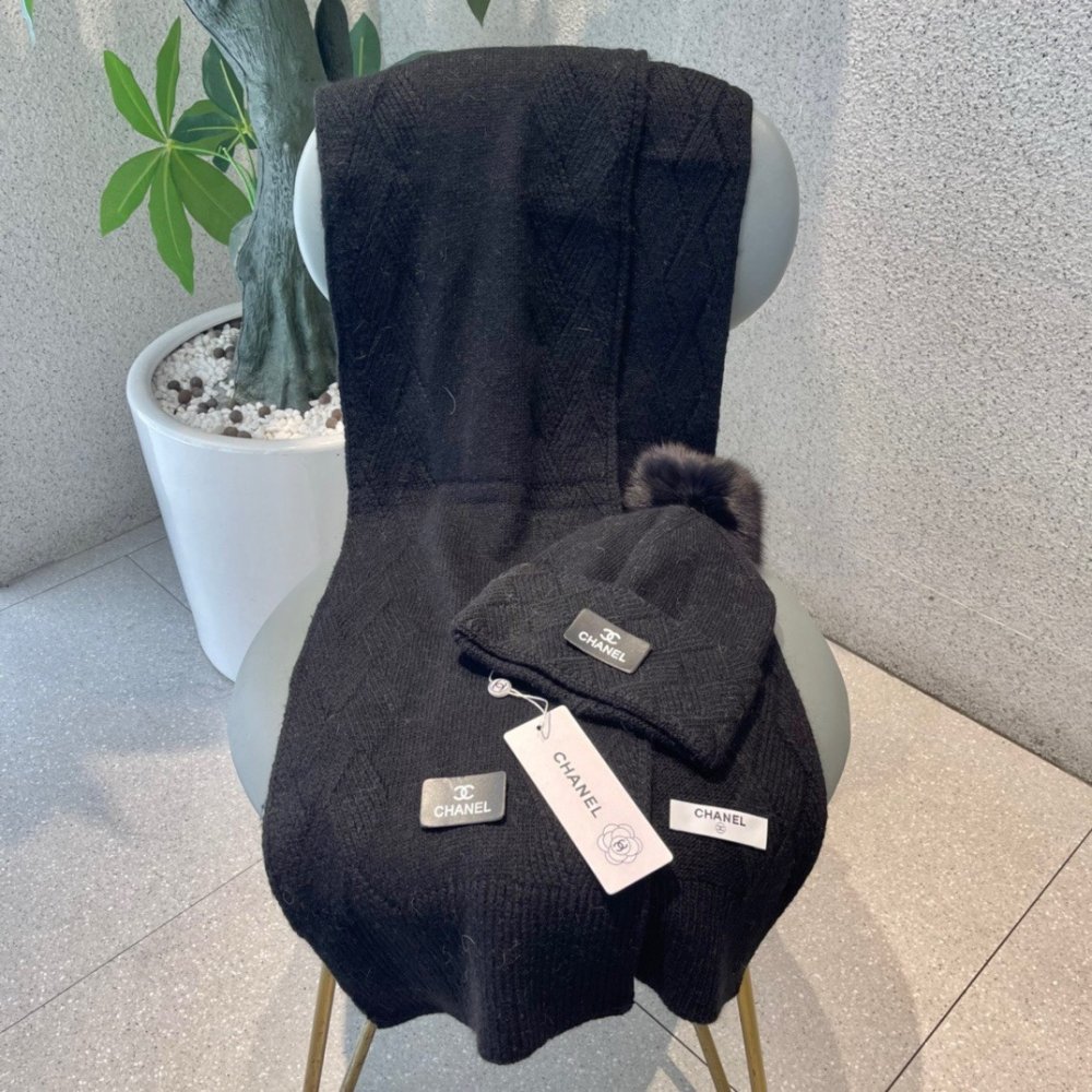 Комплект шерстяные шапка и шарф фото 3