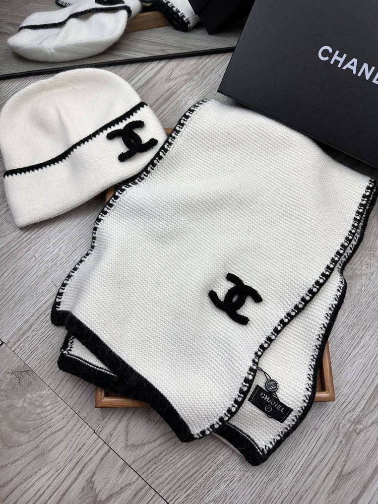 Комплект шерстяные шапка и шарф фото 3