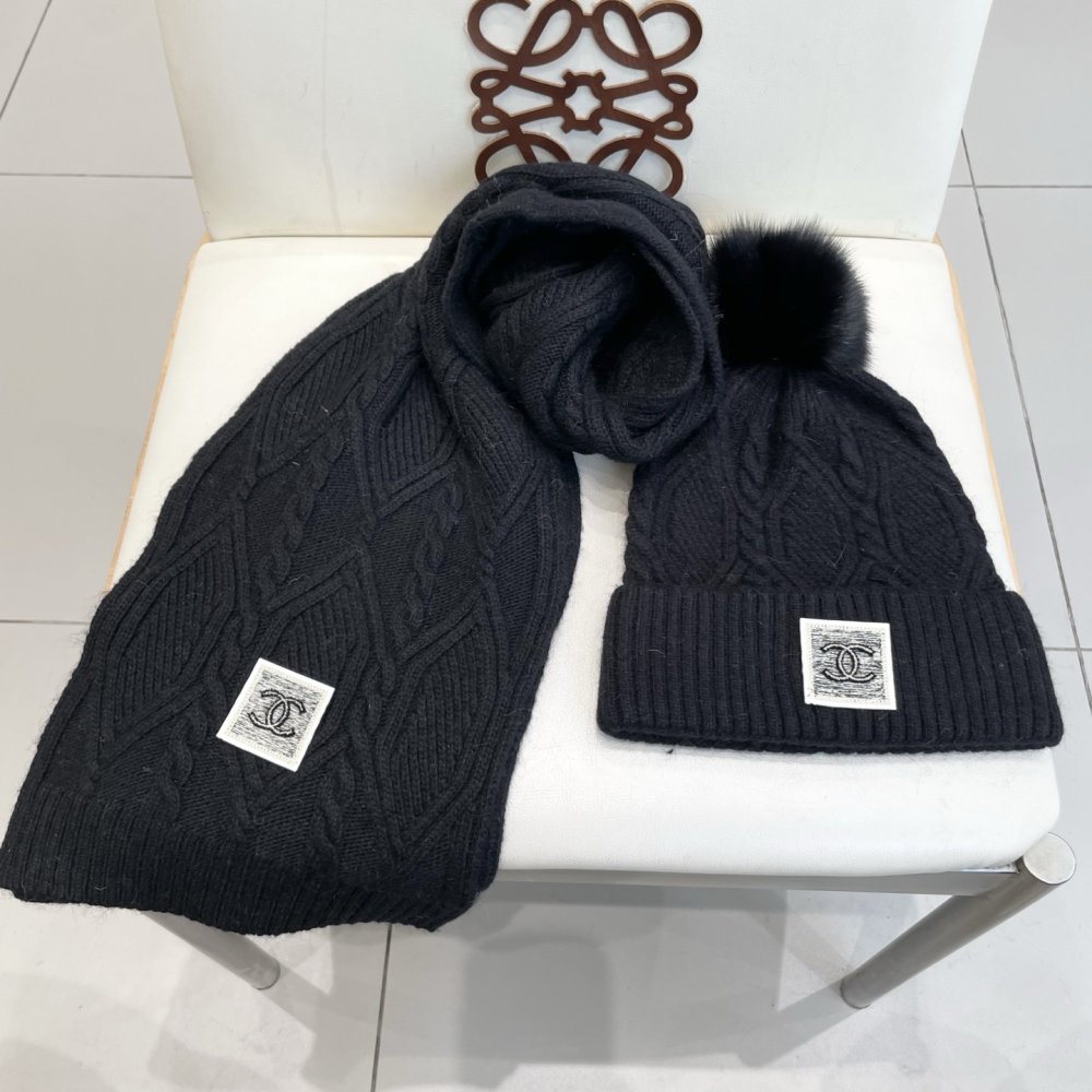 Комплект шерстяные шапка и шарф фото 3