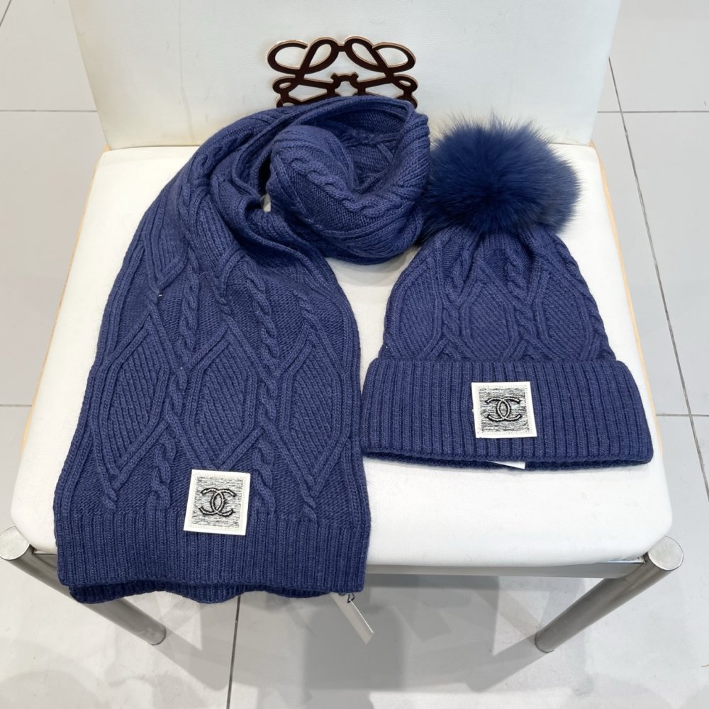 Комплект шерстяные шапка и шарф фото 3