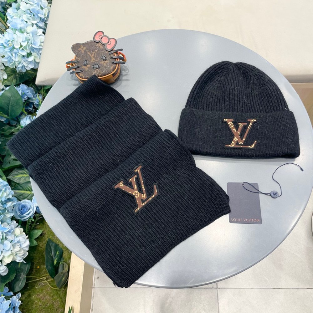 Комплект шерстяные шапка и шарф фото 3