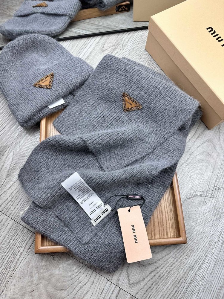 Комплект вовняні шапка і шарф фото 3