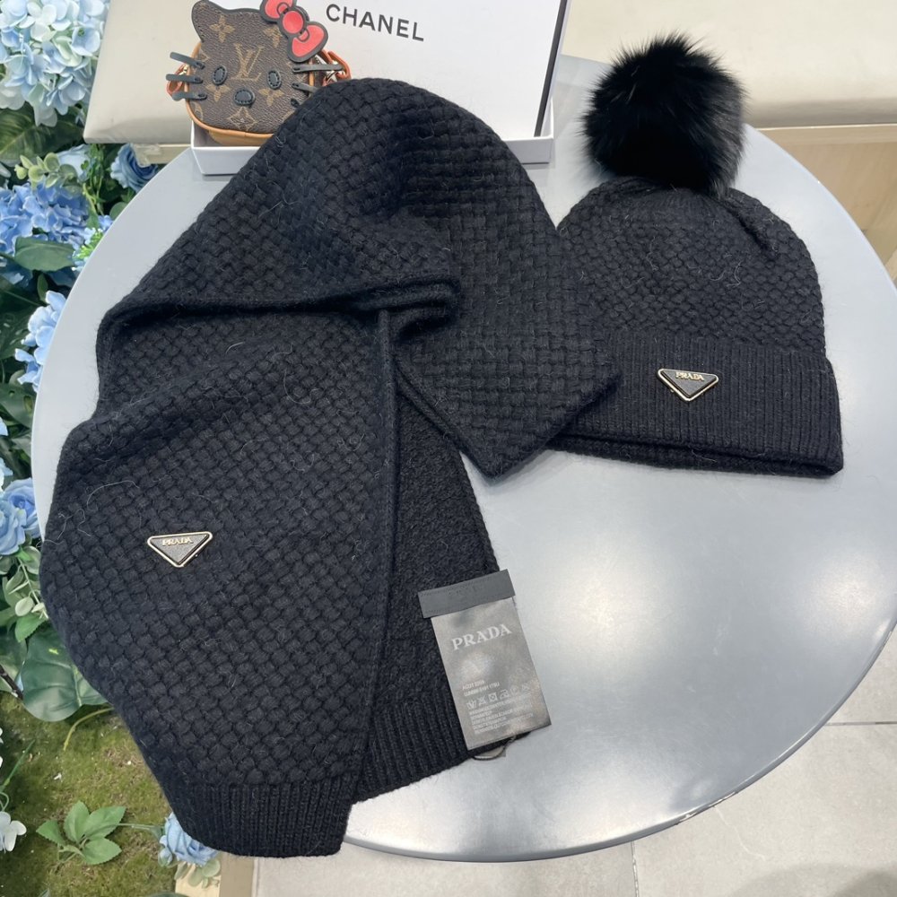 Комплект шерстяные шапка и шарф фото 3