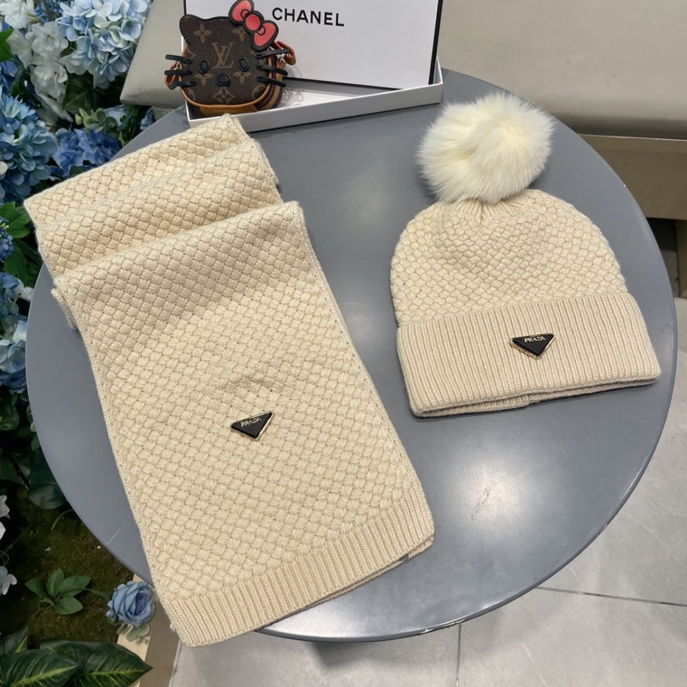 Комплект шерстяные шапка и шарф фото 3