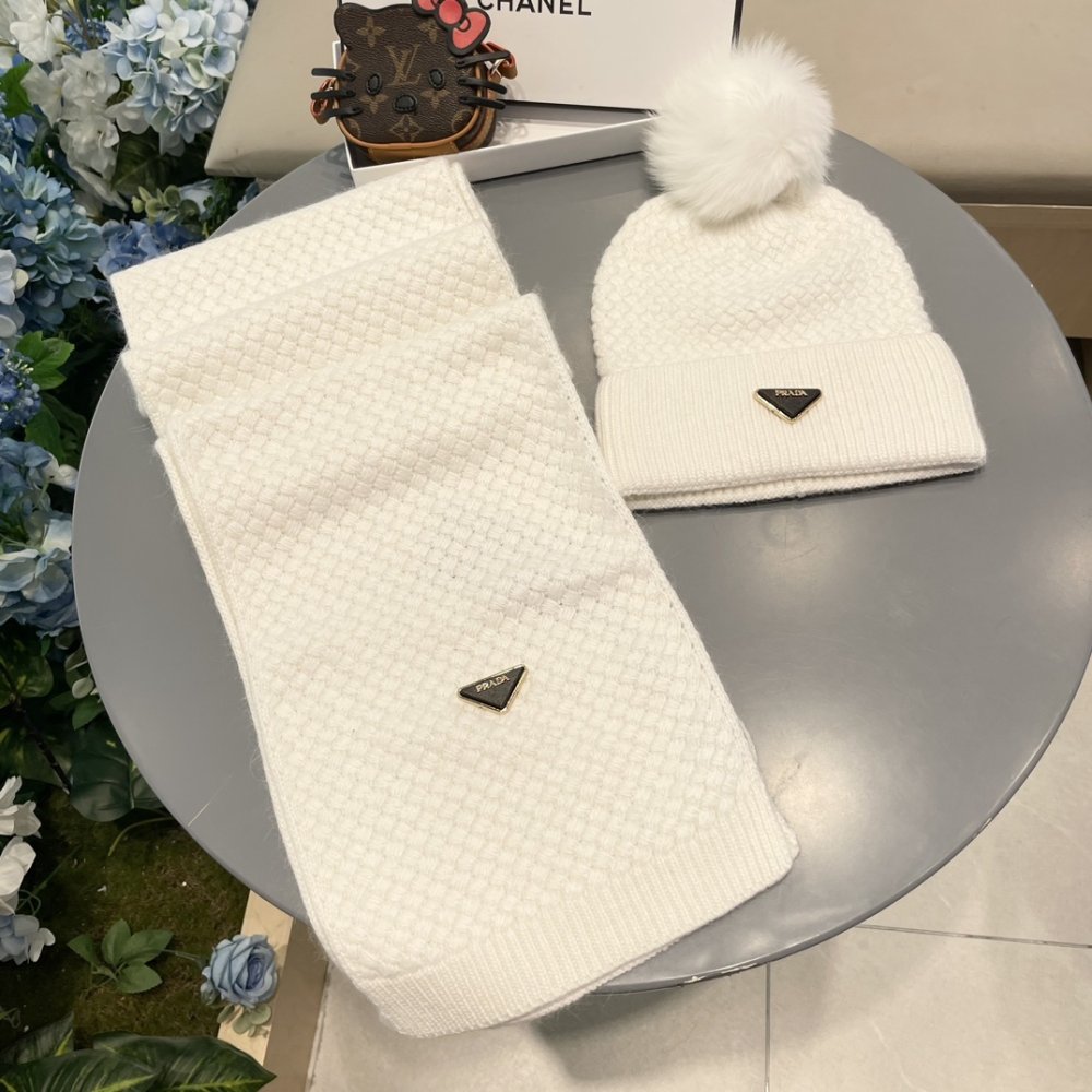 Комплект шерстяные шапка и шарф фото 3