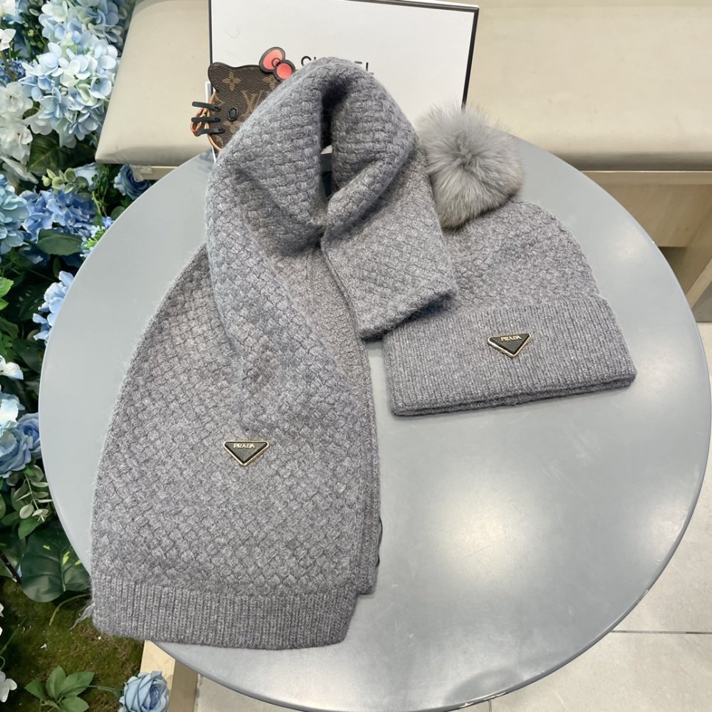 Комплект шерстяные шапка и шарф фото 3