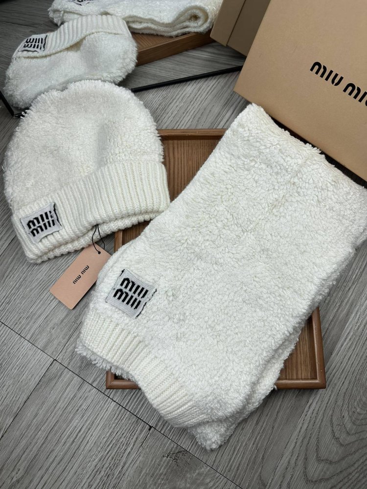 Комплект шерстяные шапка и шарф фото 3