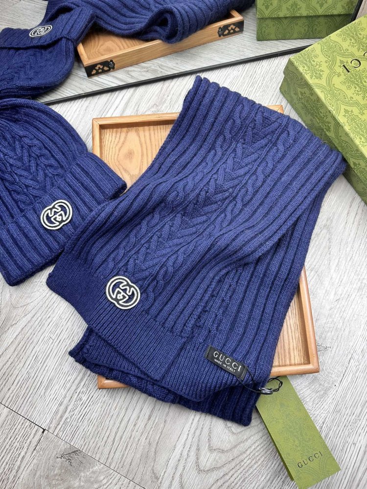 Комплект шерстяные шапка и шарф фото 3