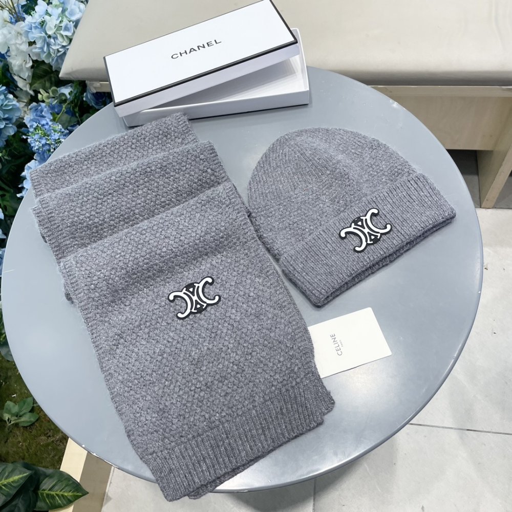 Комплект шерстяные шапка и шарф фото 3