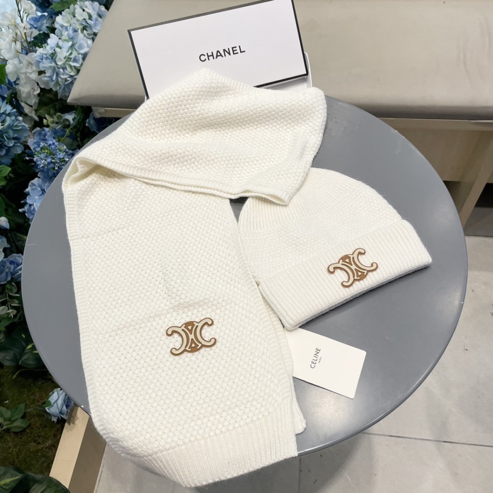 Комплект шерстяные шапка и шарф фото 3