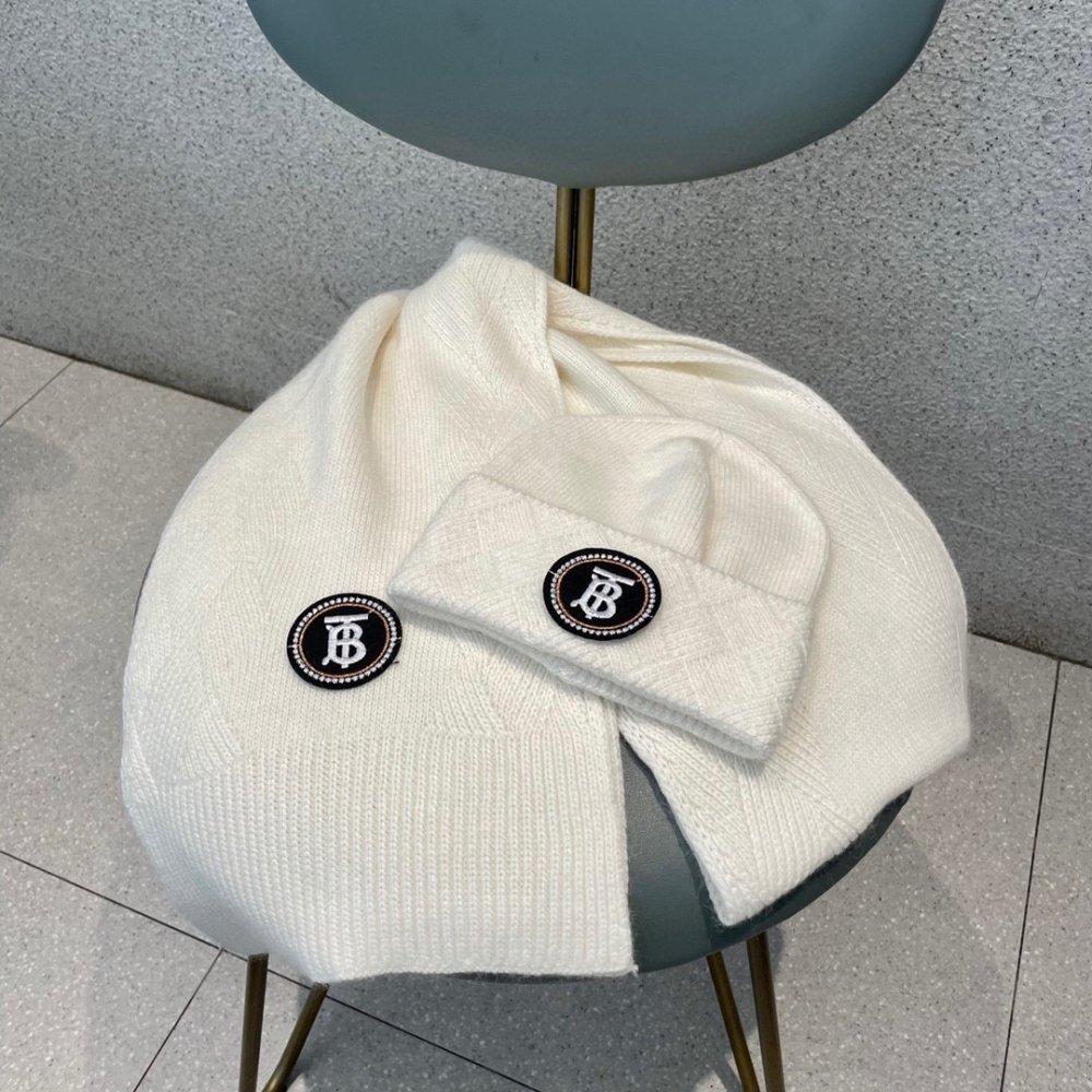 Комплект шерстяные шапка и шарф фото 3