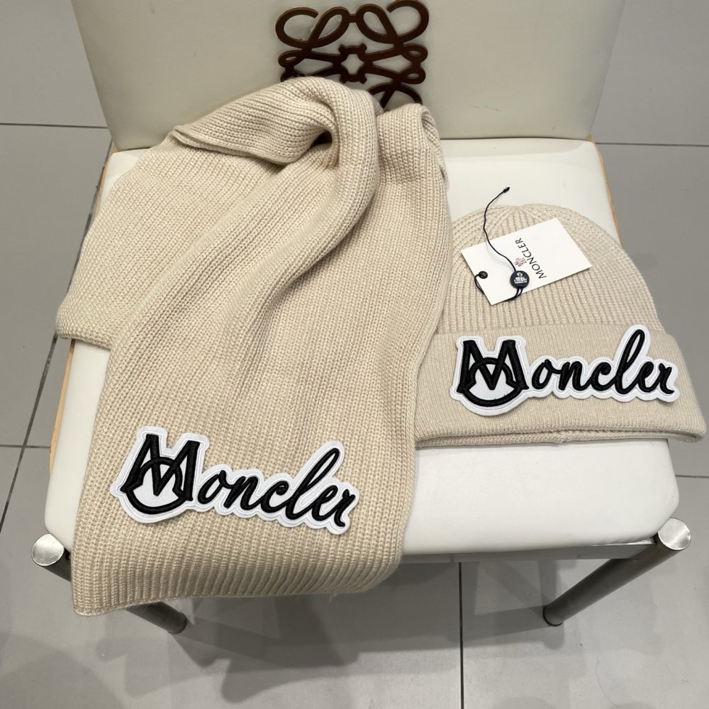 Комплект шерстяные шапка и шарф фото 4