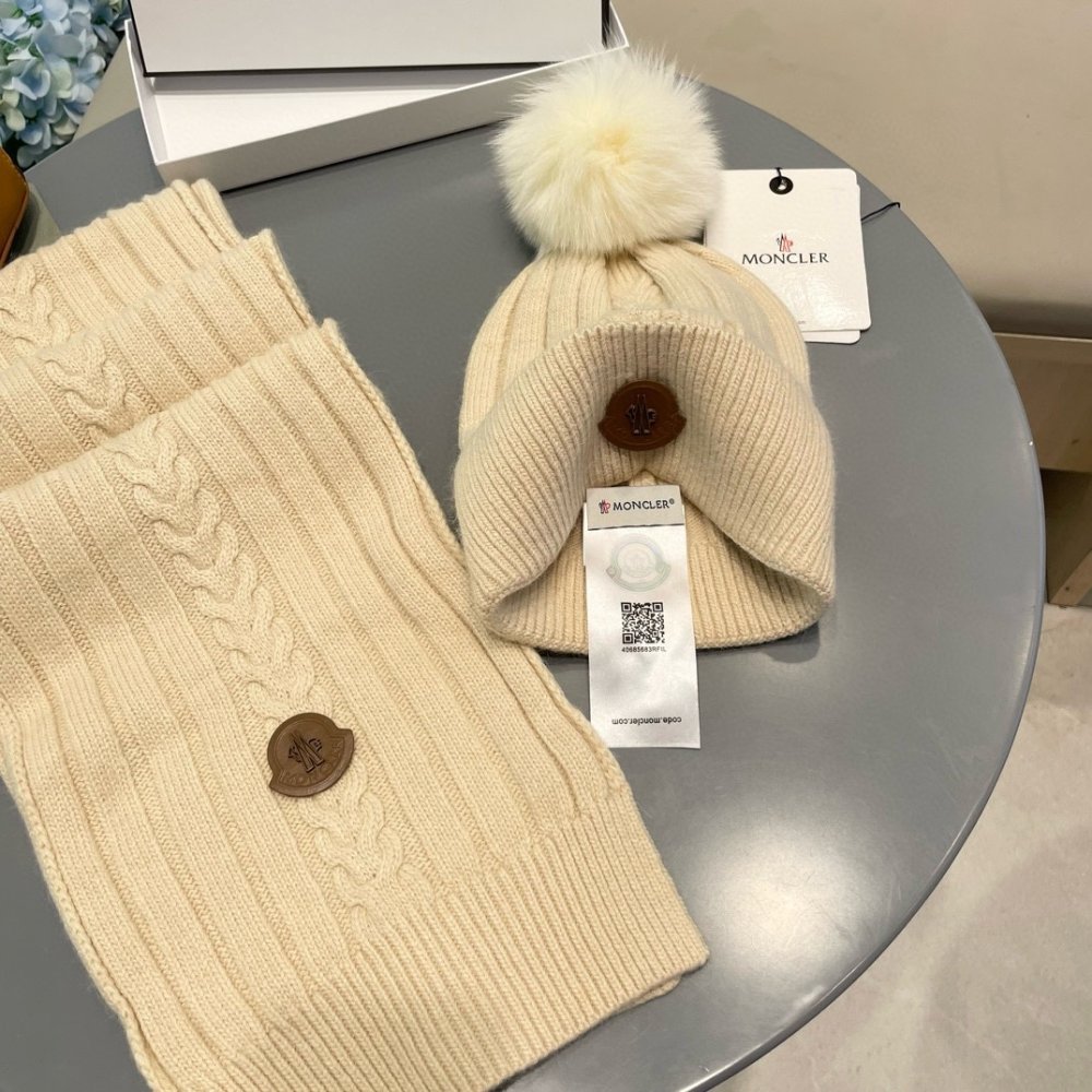 Комплект шерстяные шапка и шарф фото 4