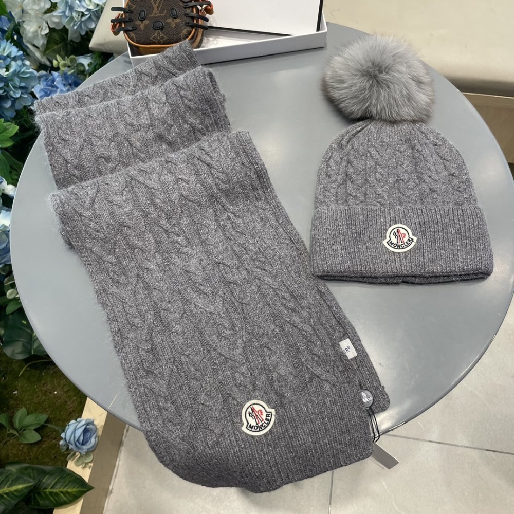 Комплект шерстяные шапка и шарф фото 4