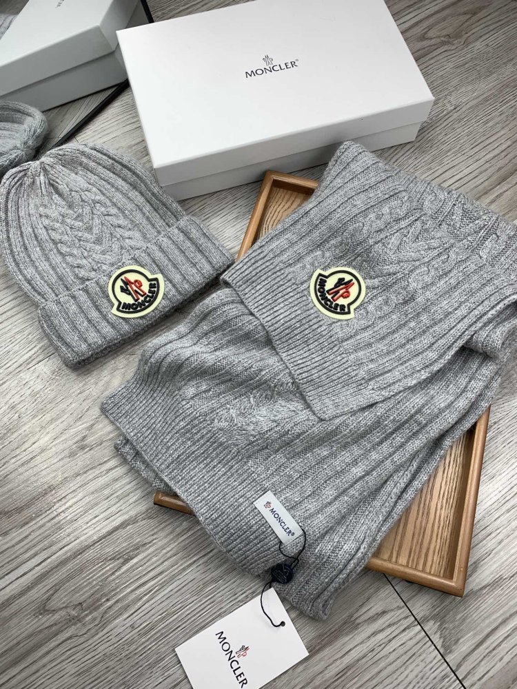 Комплект шерстяные шапка и шарф фото 4