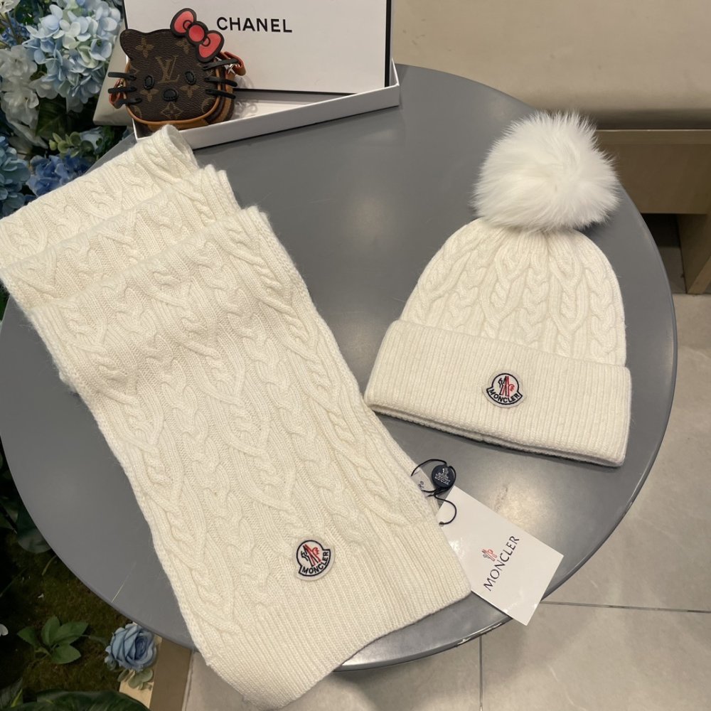 Комплект шерстяные шапка и шарф фото 4