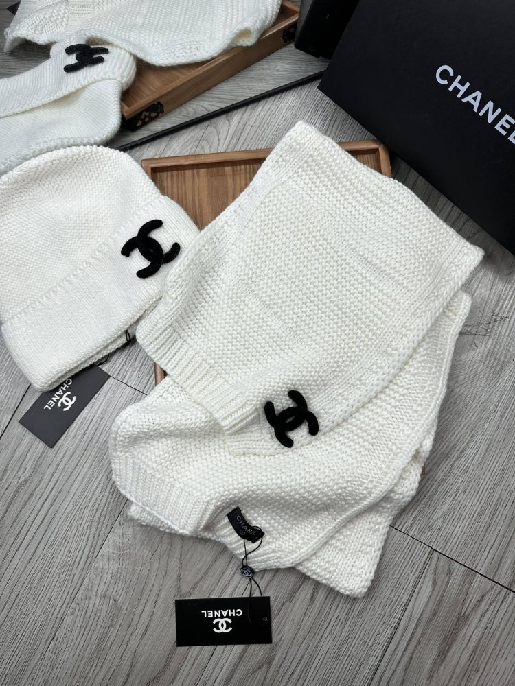 Комплект шерстяные шапка и шарф фото 4